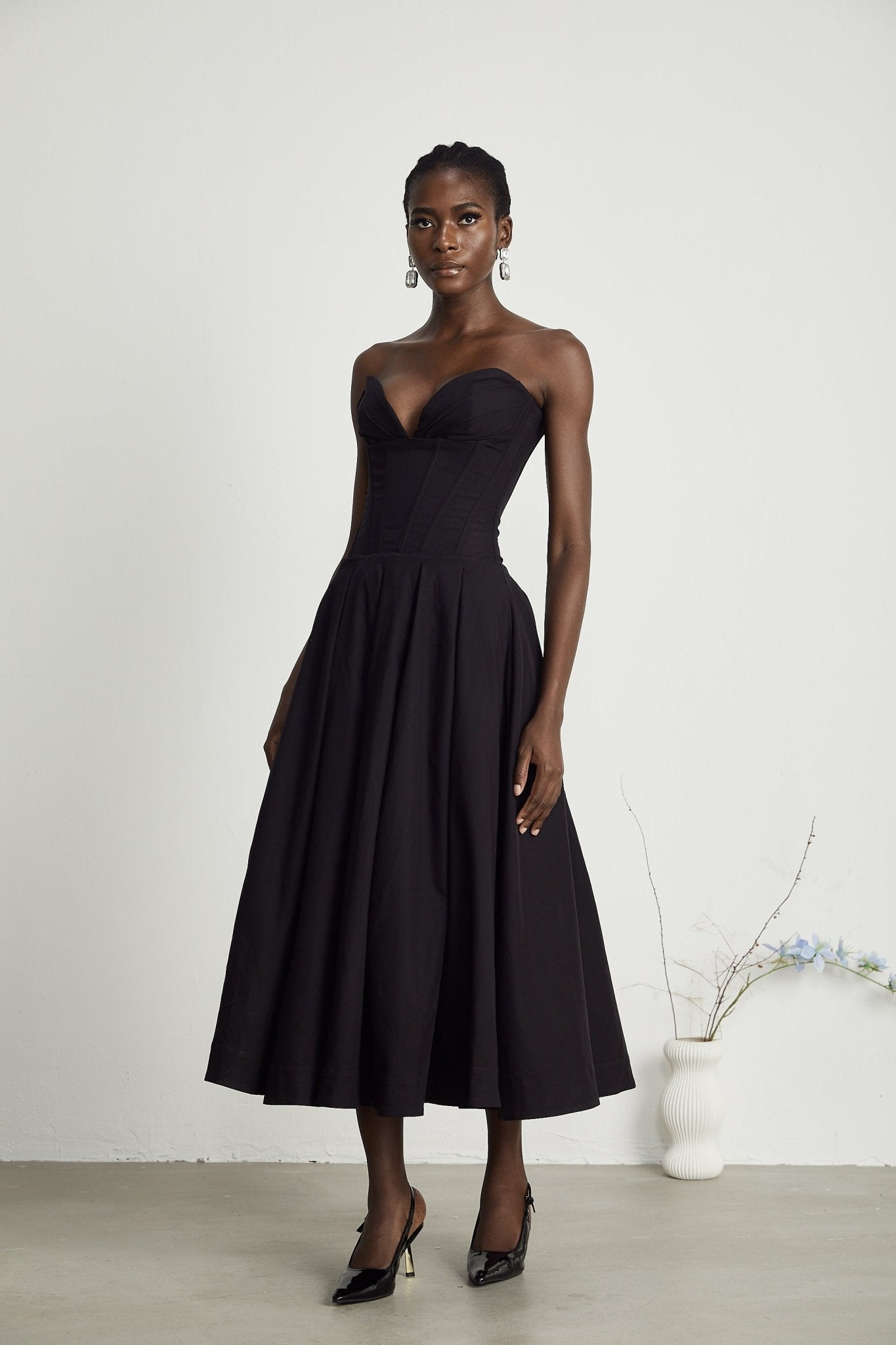 Vorina Luxury FashionKatherine off - shoulder corset midi dress in Black