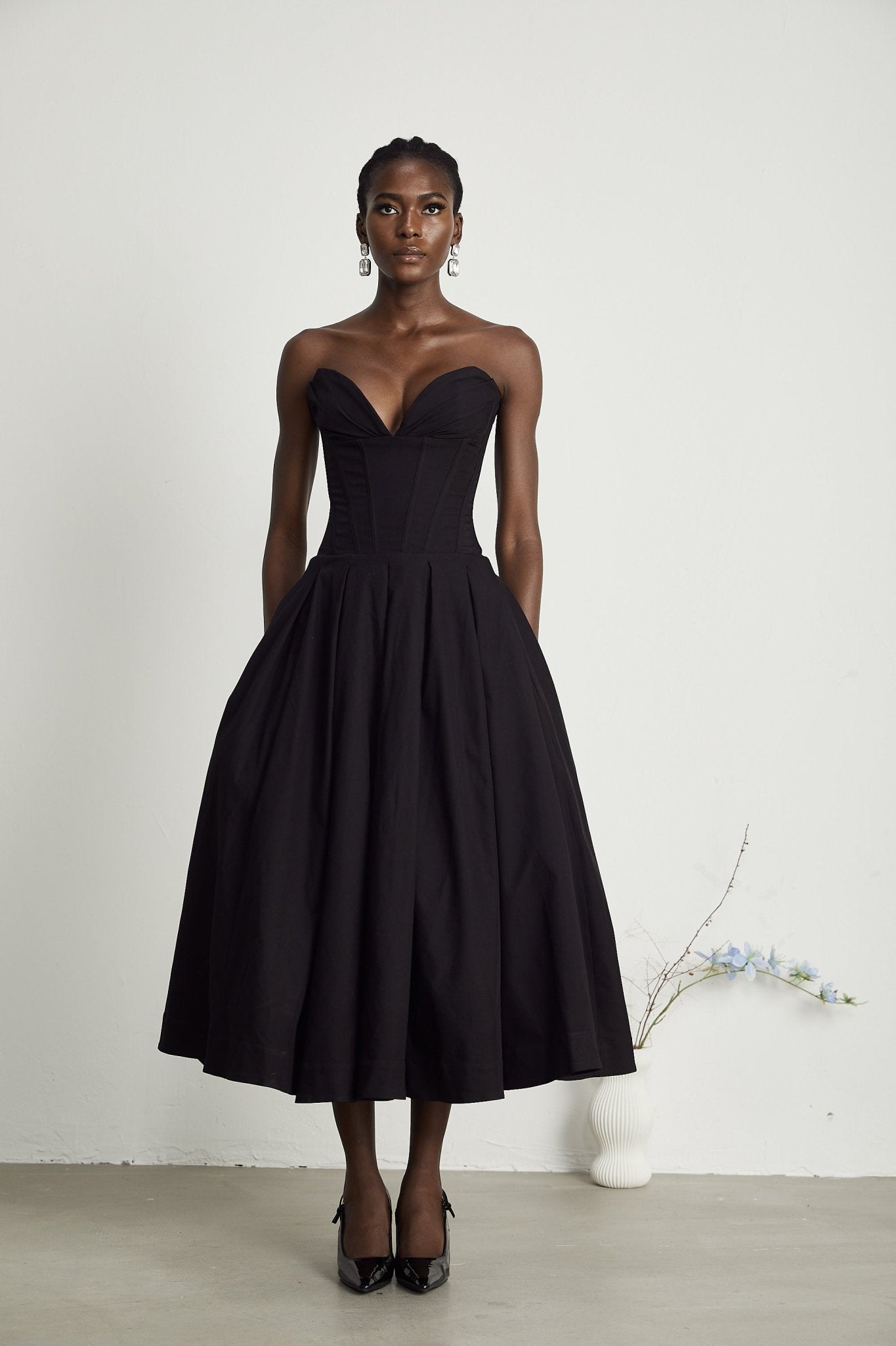 Vorina Luxury FashionKatherine off - shoulder corset midi dress in Black